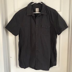 Men’s button down short sleeved shirt
